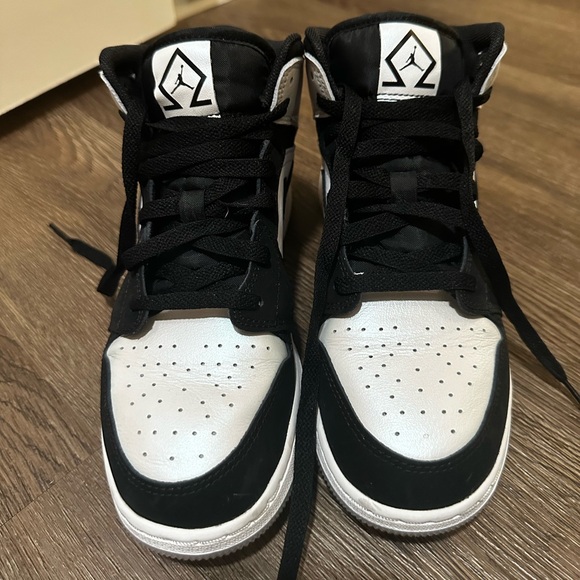 Jordan 1 Mid Diamond Shorts (GS) - Picture 3 of 8